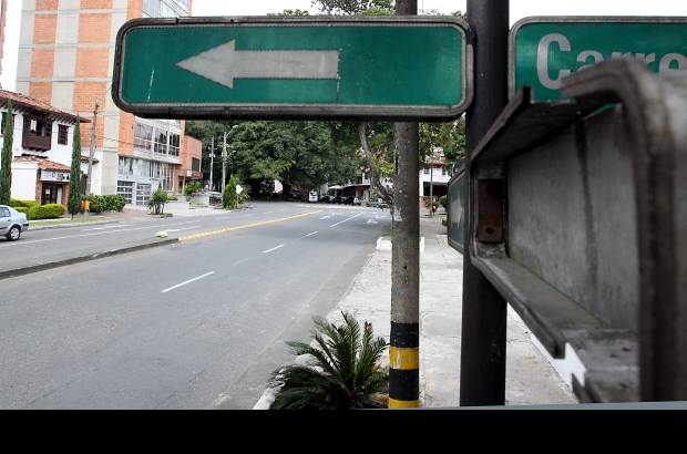 Foto Julio César Herrera - El vandalismo también afecta la información para la orientación en la ciudad.