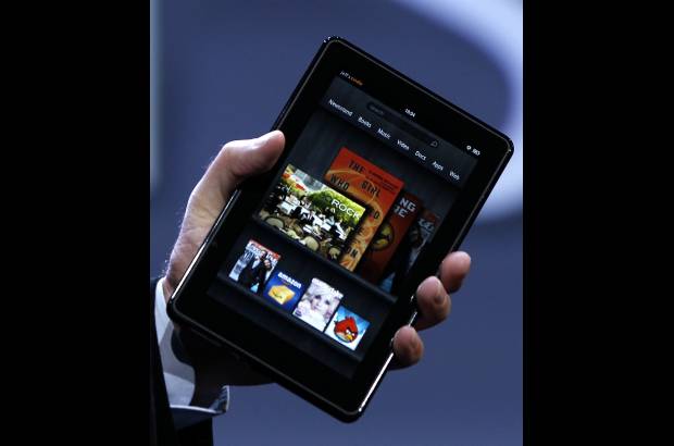 Reuters - La Kindle Fire saldr&#225; a la venta el 15 de noviembre. Tiene casi la mitad del tama&#241;o de un iPad y guarda m&#225;s parecido a la tableta Nook Color de la cadena Barnes & Noble, que sali&#243; el a&#241;o pasado.