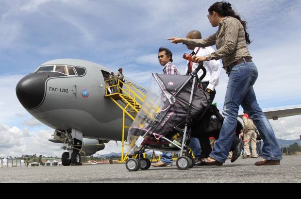 Hernán Vanegas - Colombia abrió sus fronteras a empresarios, pilotos, técnicos, industriales aeronáuticos, sector académico y al público en general para que apreciaran shows aero-acrobáticos, exhibición de aeronaves, equipos de aviación, aviónica, aeronáutica, comunicación satelital, radares y radioayudas de última generación.