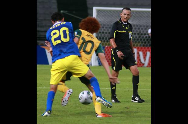 Colprensa - Julio Rosero, seleccionador de Ecuador por sanci&#243;n de Sixto Vizuete, dijo que cosas como la que le ocurri&#243; a Ecuador, pasan en el f&#250;tbol y ahora tienen que &quot;tratar de recuperarse&quot; para el pr&#243;ximo partido ante Espa&#241;a.