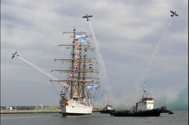 Reuters - La Fragata regres&#243; tras haber estado retenida m&#225;s de dos meses en un puerto de Ghana por una demanda de bonistas que litigan contra el pa&#237;s suramericano.