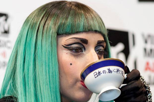 Cortes&#237;a - 8. Carga con una taza morada a todos lados para sentirse en casa.