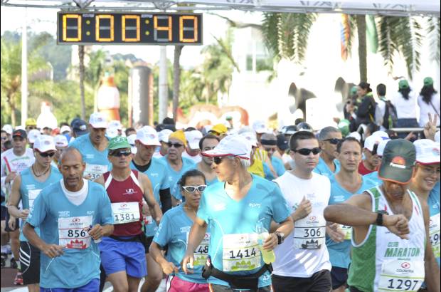 Esteban Jaramillo y Sebastián Salazar - Más de 10 mil competidores se dieron cita en esta histórica cita deportiva que se corría en las modalidades de 5, 10, 21 y 42 kilómetros.