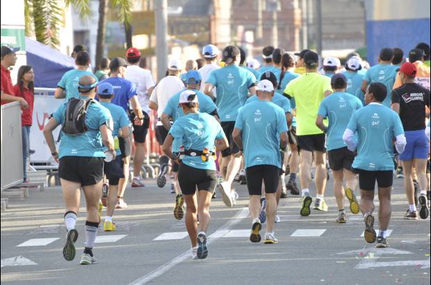 Esteban Jaramillo y Sebastián Salazar - Más de 10 mil competidores se dieron cita en esta histórica cita deportiva que se corría en las modalidades de 5, 10, 21 y 42 kilómetros.