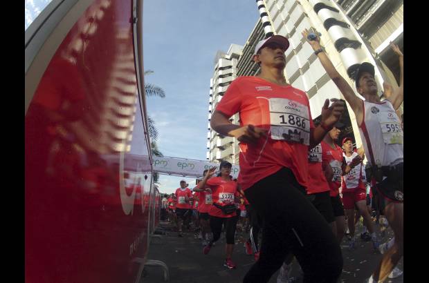 Esteban Jaramillo y Sebastián Salazar - Más de 10 mil competidores se dieron cita en esta histórica cita deportiva que se corría en las modalidades de 5, 10, 21 y 42 kilómetros.
