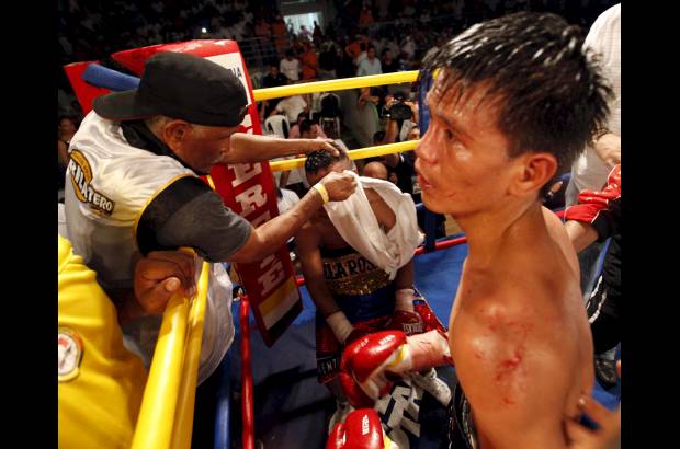 Manuel Saldarriaga - Al tiempo, Luis de la Rosa terminó atendido, y se le tomaron varios puntos de sutura.