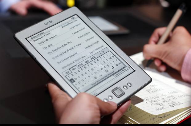 Reuters - En cuanto al resto de la nueva l&#237;nea de Kindle, el lector m&#225;s barato costar&#225; 79 d&#243;lares y prescindir&#225; del teclado que los Kindle han llevado desde que se lanz&#243; el primer modelo en 2007. Hasta el martes, el Kindle m&#225;s barato costaba 114 d&#243;lares.