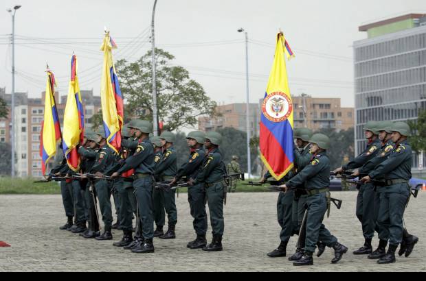 Mauricio Alvarado, Colprensa - La bandera del Hospital Central Militar y a las banderas de las Brigadas Móviles nueve y seis también fueron reconocidas.