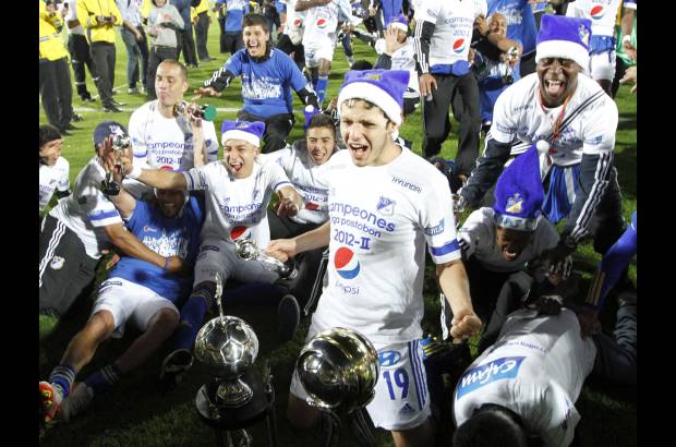 Hern&#225;n Vanegas - Millonarios alcanz&#243; la estrella 14 al superar en la gran final de la Liga Postob&#243;n II-2012 al Independiente Medell&#237;n. Dram&#225;tica definici&#243;n desde los penaltis despu&#233;s de empatar 0-0 en la ida y 1-1 este domingo.