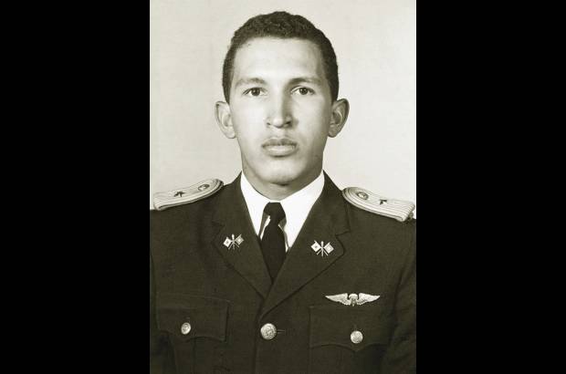 - Ch&#225;vez ingres&#243; al Ej&#233;rcito Nacional de Venezuela en 1971.