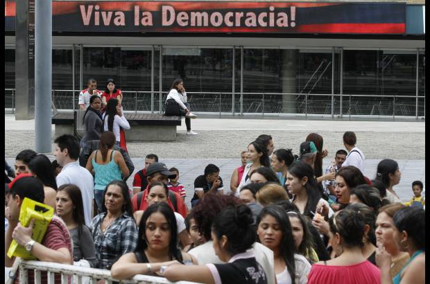 Donaldo Zuluaga - En el Palacio de Exposiciones, las mujeres ejercieron su derecho al voto en las diferentes mesas que estuvieron dispuestas para las elecciones al Senado, C&#225;mara y Parlamento Andino.
