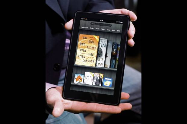 Reuters - La Fire usa como interfaz una versi&#243;n del programa Android de Google Inc., que tambi&#233;n es utilizado por otros rivales del iPad, y tendr&#225; acceso a aplicaciones en la tienda Android de Amazon.