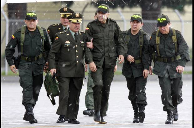 Ra&#250;l Palacios-Colprensa - El Sargento Erazo se reencontr&#243; este domingo con sus familiares, entre ellos sus dos hijas adolescentes.