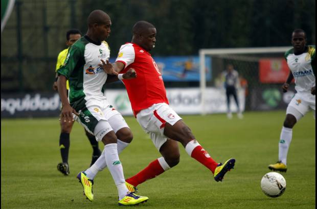 Colprensa - Equidad venci&#243; por 2-1 a Santa Fe en Techo.