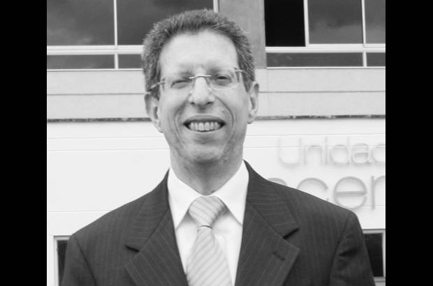 Andr&#233;s Aguirre Mart&#237;nez - Director Hospital Pablo Tob&#243;n Uribe - &quot;Para m&#237;, el peri&#243;dico es la vida en la ma&#241;ana. Despu&#233;s de trotar, no puede haber desayuno sin EL COLOMBIANO. Prefiero irme en ayunas m&#225;s bien para el hospital. Cuando hicimos el primer trasplante multivisceral de Latinoam&#233;rica, y vimos la noticia en EL COLOMBIANO, dijimos: &#39;esto parece que s&#237; fue verdad&#39;&quot;.
