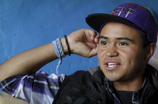 Colprensa - Juli&#225;n, nacido en Soacha, Cundinamarca, empez&#243; su batalla legal y personal desde su adolescencia. El primer gran paso fue enfrentarse a su familia. En adelante, busc&#243; ayuda legal, ya que en su EPS no quer&#237;an cubrir el complejo procedimiento quir&#250;rgico. Hasta que con la ayuda de la Defensor&#237;a del Pueblo el anhelado fallo vio la luz.