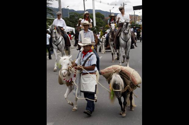 Jaime Pérez - Ponys en el Desfile a Caballo.