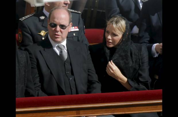 AP - Alberto y Charlene de M&#243;naco presentes en la ceremonia