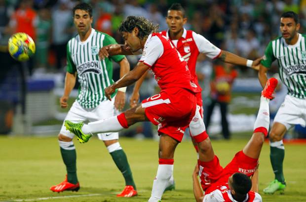 JAIME PÉREZ - Los remates de media distancia de Farid Díaz y Alejandro Bernal fueron los que inquietaron la defensa cardenal.