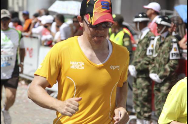 Esteban Jaramillo y Sebastián Salazar - Más de 10 mil competidores se dieron cita en esta histórica cita deportiva que se corría en las modalidades de 5, 10, 21 y 42 kilómetros.