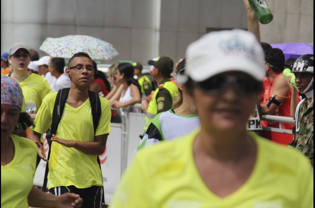 Esteban Jaramillo y Sebastián Salazar - Más de 10 mil competidores se dieron cita en esta histórica cita deportiva que se corría en las modalidades de 5, 10, 21 y 42 kilómetros.