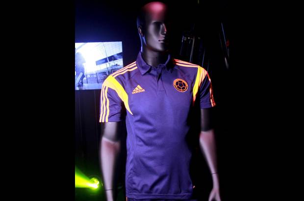 COLPRENSA - Desde este viernes 8 de noviembre los diferentes dise&#241;os de la nueva camiseta de la selecci&#243;n estar&#225;n en todas las tiendas Adidas del pa&#237;s.