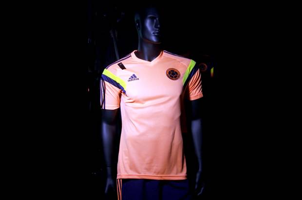 COLPRENSA - Jugadores y consumidores podr&#225;n escoger entre la tradicional camiseta Climacool con zonas de ventilaci&#243;n, o la variaci&#243;n Adizero que se caracteriza por tener un menor peso.