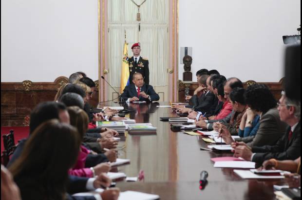 Reuters - El presidente de Venezuela, Hugo Chávez, estrenó lo que calificó como su "nuevo look".