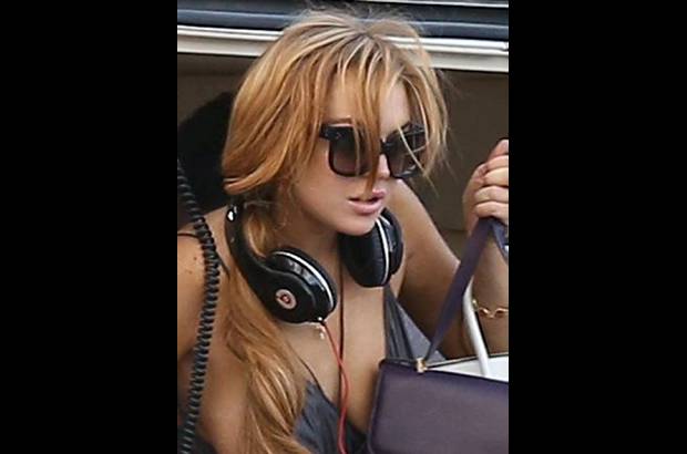 - Lohan se encuentra bajo libertad condicional debido a sus problemas de adicci&#243;n.