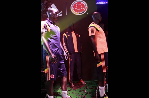 COLPRENSA - El precio de la nueva camiseta ser&#225; de 169.900 pesos con la tecnolog&#237;a Climacool y de 449.900 pesos con tecnolog&#237;a Adizero.