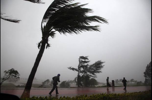Reuters - El temporal Nesat ha causado por el momento 43 muertos, una cifra que según las autoridades irá en aumento en las próximas horas a medida que aparezcan los cuerpos de algunos de los 30 desaparecidos.