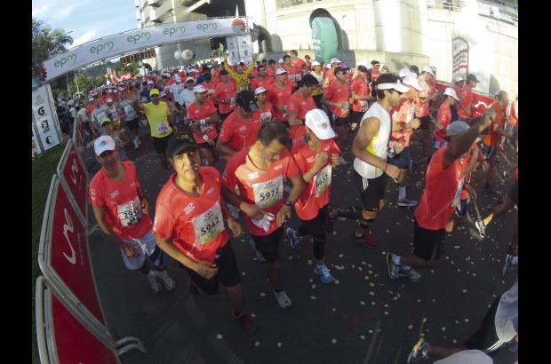 Esteban Jaramillo y Sebastián Salazar - Más de 10 mil competidores se dieron cita en esta histórica cita deportiva que se corría en las modalidades de 5, 10, 21 y 42 kilómetros.