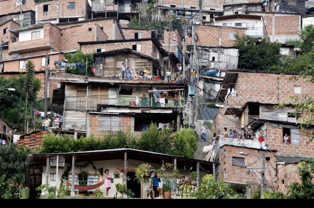 Jaime Pérez - Una persona del barrio, dice que lo que desencadenó el problema fue que integrantes del combo de Juan XXIII incendiaron unas viviendas en el sector La Quiebra y La Luz del Mundo.