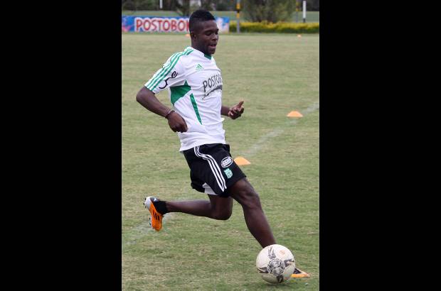 R&#243;binson S&#225;enz - Hurtado es volante con grandes ocasiones y en los entrenamientos del cuadro verde ha dejado ver sus virtudes para ganarse un puesto en el once titular.