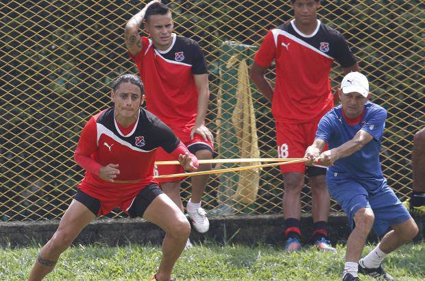 - Esta semana ha sido de mucha exigencia física en el Medellín, como lo demuestra Giovanni Hernández.