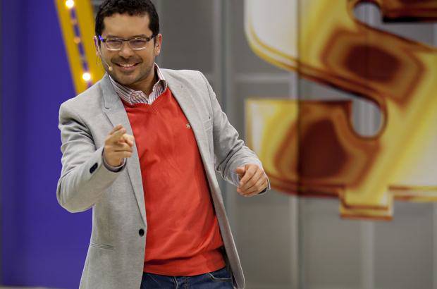 Cortes&#237;a - Bernardo Duque, m&#225;s conocido como Bernee, era el locutor del programa de televisi&#243;n El Precio es Correcto.