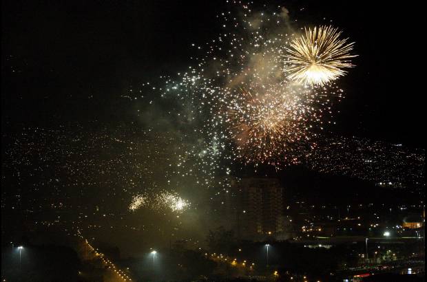 Jaime Pérez - El espectáculo, que se cumplió en el Paseo del Río, contó con la asistencia del presidente electo de Colombia, Juan Manuel Santos.
