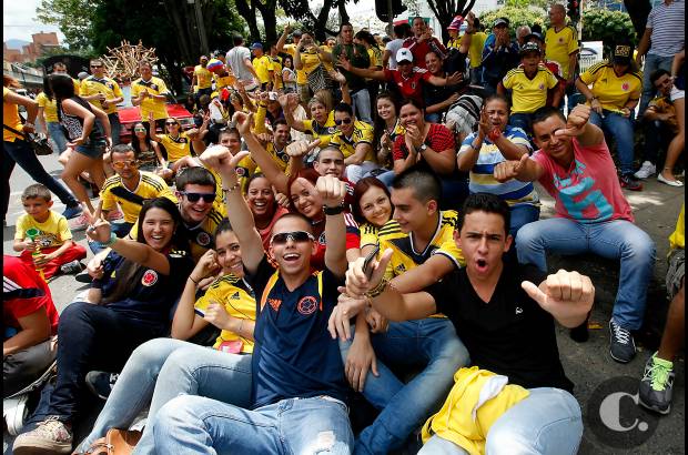 JULIO C&#201;SAR HERRERA - En Medell&#237;n, la fiesta por el triunfo de Colombia en el debut del Mundial de Brasil-2014, no fue inferior a lo vivido en el mism&#237;simo estadio Mineirao de Belo Horizonte. En el Parque Lleras, Plaza Mayor y La Mota el triunfo de la tricolor se vivi&#243; con mucha euforia.