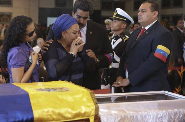 AP - La pol&#237;tica colombiana Piedad C&#243;rdoba fue una de las que m&#225;s se conmovi&#243; cuando vio a Ch&#225;vez en el f&#233;retro.