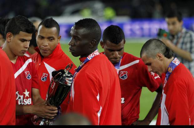 Hern&#225;n Vanegas - Millonarios alcanz&#243; la estrella 14 al superar en la gran final de la Liga Postob&#243;n II-2012 al Independiente Medell&#237;n. Dram&#225;tica definici&#243;n desde los penaltis despu&#233;s de empatar 0-0 en la ida y 1-1 este domingo.