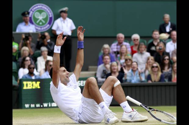 Reuters - "Es difícil expresar con palabras lo que se siente al estar en la final", dijo Djokovic a pie de pista nada más terminar su encuentro, en el que perdió dos bolas de partido en el tercer set antes de amarrar la victoria en el cuarto.