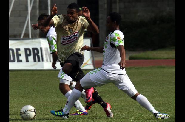 Edwin Bustamante - Itag&#252;&#237; y Chic&#243; empataron 1-1 en Ditaires.