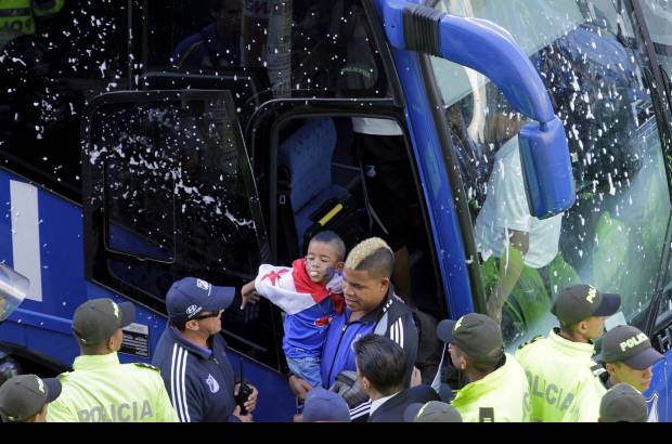 Colprensa - Millonarios alcanz&#243; la estrella 14 al superar en la gran final de la Liga Postob&#243;n II-2012 al Independiente Medell&#237;n. Dram&#225;tica definici&#243;n desde los penaltis despu&#233;s de empatar 0-0 en la ida y 1-1 este domingo.