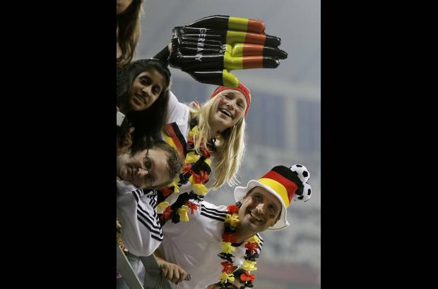 AP - Los hinchas alemanes demostraron toda su pasi&#243;n por su selecci&#243;n.