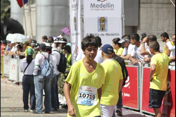 Esteban Jaramillo y Sebastián Salazar - Más de 10 mil competidores se dieron cita en esta histórica cita deportiva que se corría en las modalidades de 5, 10, 21 y 42 kilómetros.