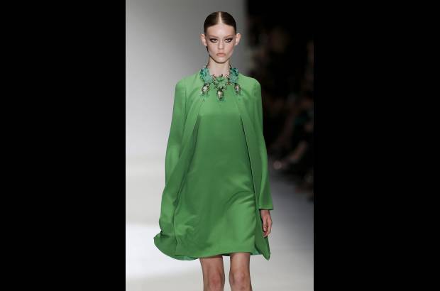 Foto Reuters - La compa&#241;&#237;a de art&#237;culos de lujo Gucci present&#243; su nueva colecci&#243;n, en la Semana de la Moda de Mil&#225;n, Italia. Una propuesta con colores fuertes, vibrantes y energ&#233;ticos.