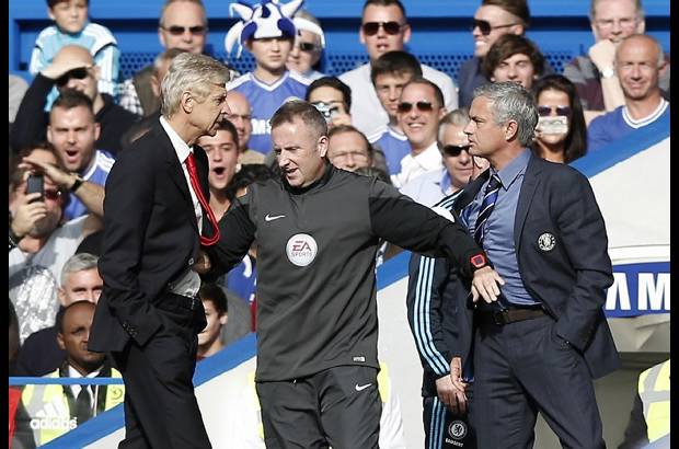 AFP - Jose Mourinho y Arsene Wenger pelearon en medio de un partido de la Liga Premier