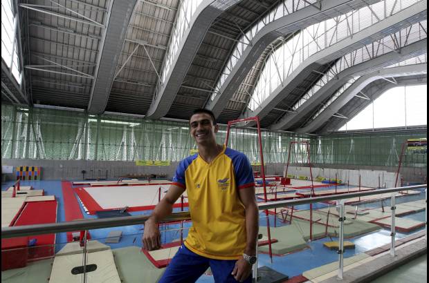 Jaime P&#233;rez - Giraldo recibi&#243; con orgullo el homenaje y dijo que &quot;Es un honor y una alegr&#237;a muy grande. Espero que esto sirva de est&#237;mulo para que los j&#243;venes miren como ejemplo que sus sue&#241;os se pueden hacer realidad, aunque uno no tenga recursos. Basta poner toda la voluntad y la dedicaci&#243;n.&quot;
