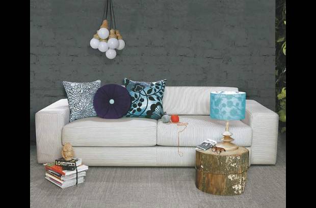 Naturaleza plasmada en objetos bellos - Verdeazul, un color relajante, "lleno de imágenes y sonidos", es la marca con la que Lina y Juan José Rincón dan vida a objetos y superficies para la casa. Madera es una de sus colecciones, inspirada en la textura de los árboles. En Vía Primavera tienen su propia tienda.