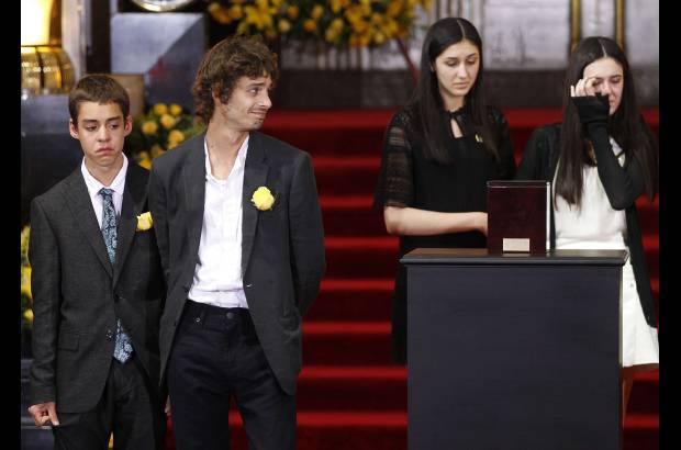 Reuters - Los nietos de Gabriel Garc&#237;a M&#225;rquez participan en el homenaje.